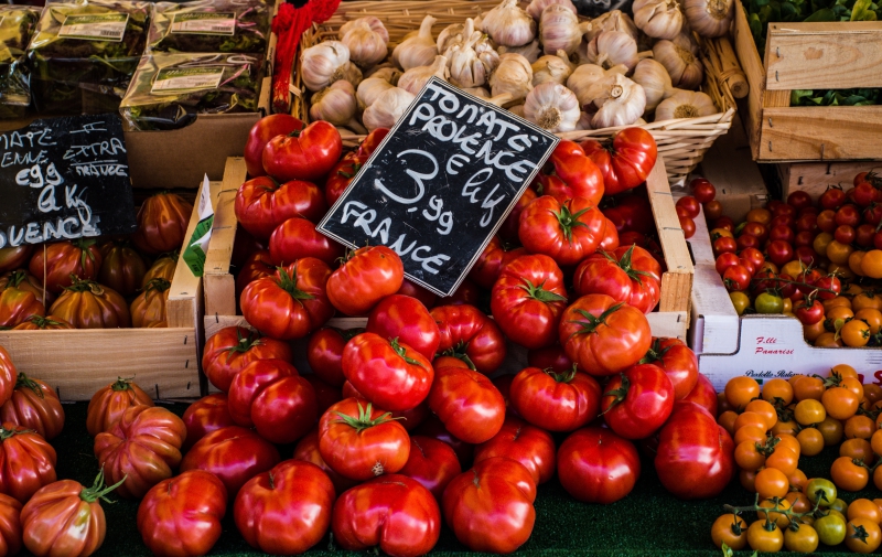 primeur-ST JEANNET-min_tomatoes-4050245